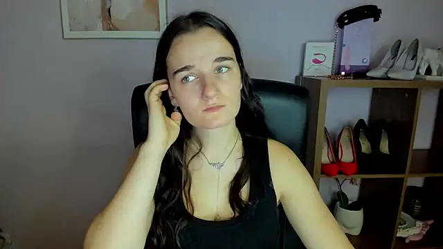 Snapshot of KateDelight chatting on November 2, 2025, 7:44 am KateDelight online show from November 2, 2025, 7:44 am