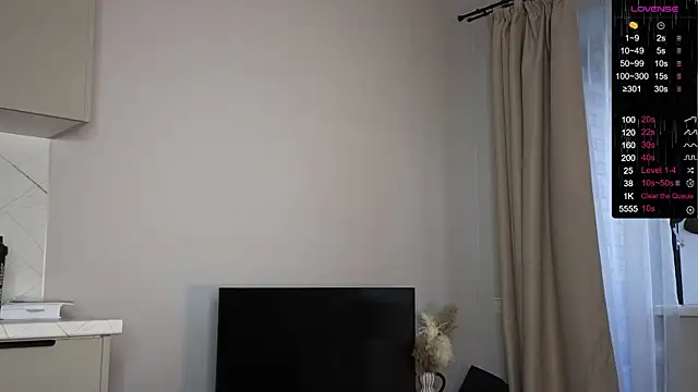 R1mmo   online show from September 12, 2025, 4:18 pm