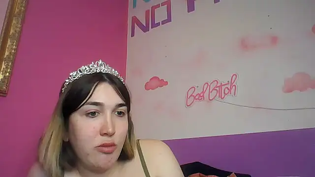 Snapshot of Icy__Diamond chatting on May 14, 2026, 8:15 pm Icy Diamond online show from May 14, 2026, 8:15 pm