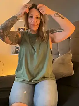 Snapshot of blondebitch2 chatting on January 21, 2025, 1:32 pm blondebitch2 online show from January 21, 2025, 1:32 pm