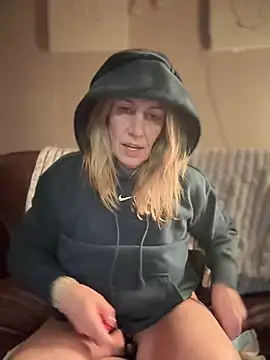 blondebitch2 online show from February 8, 2025, 1:00 am