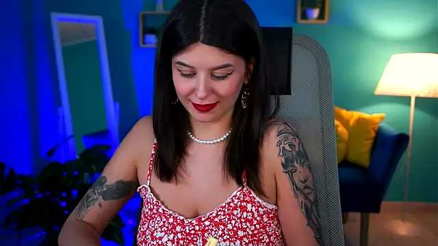 NicoleMun online show from February 18, 2025, 3:21 pm