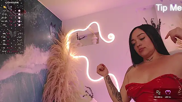 ViolettaHotLatin  online show from February 5, 2026, 12:43 pm