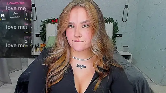 Snapshot of little_m0use chatting on November 29, 2025, 3:15 pm little m0use online show from November 29, 2025, 3:15 pm