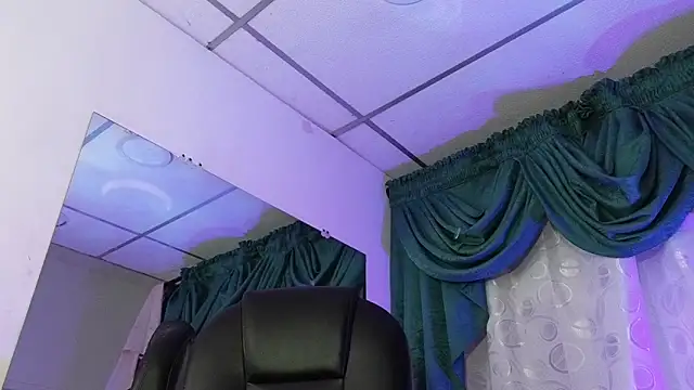 Snapshot of Stuart_Boy_ chatting on December 24, 2024, 8:22 am Stuart Boy online show from December 24, 2024, 8:22 am