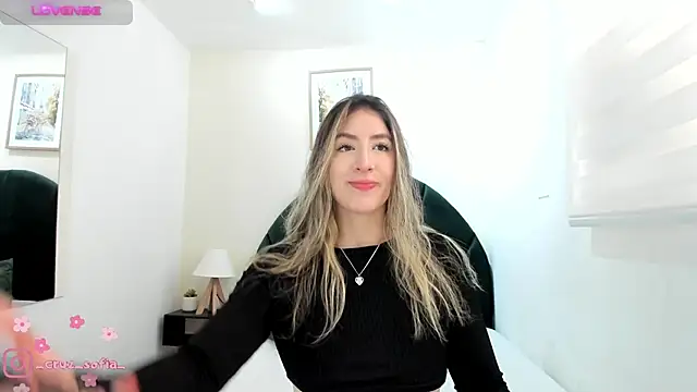  AlejaCruz  online show from May 2, 2026, 8:14 pm