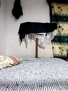 hairyswt pus online show from February 9, 2026, 4:22 pm