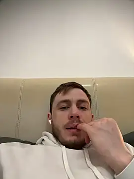 Snapshot of Julian128 chatting on March 3, 2025, 10:10 pm Julian128 online show from March 3, 2025, 10:10 pm