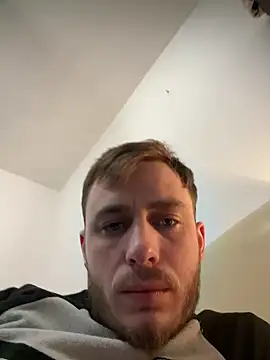 Snapshot of Julian128 chatting on March 5, 2025, 7:49 pm Julian128 online show from March 5, 2025, 7:49 pm