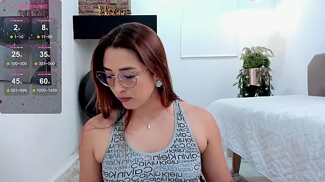 Snapshot of _LaraMom_ chatting on January 29, 2025, 3:47 pm LaraMom online show from January 29, 2025, 3:47 pm