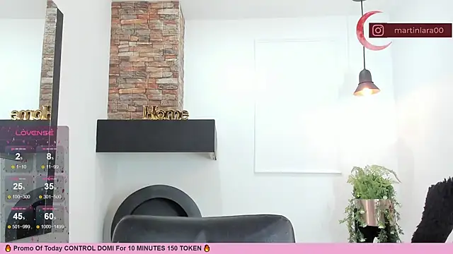 Snapshot of _LaraMom_ chatting on February 6, 2025, 3:09 pm LaraMom online show from February 6, 2025, 3:09 pm