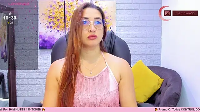 Snapshot of _LaraMom_ chatting on February 7, 2025, 12:17 pm LaraMom online show from February 7, 2025, 12:17 pm