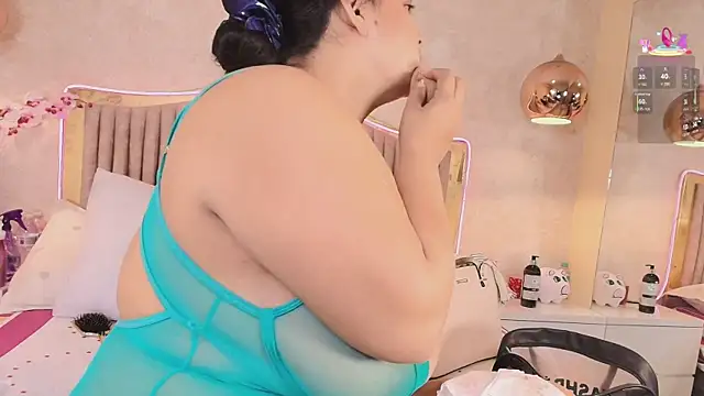 Snapshot of Kismett_aziz chatting on February 25, 2026, 3:27 am Kismett aziz online show from February 25, 2026, 3:27 am