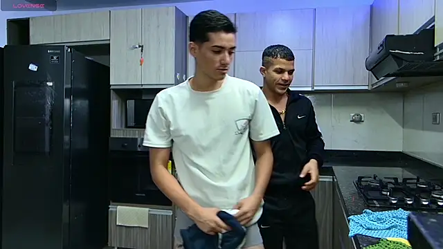 Snapshot of Boysgang_sex chatting on February 27, 2025, 11:31 am Boysgang sex online show from February 27, 2025, 11:31 am