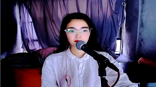 Snapshot of Floor_oo chatting on February 26, 2025, 9:32 am Floor oo online show from February 26, 2025, 9:32 am