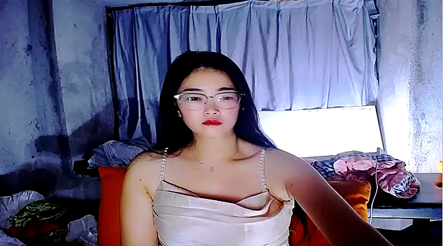 Snapshot of Floor_oo chatting on March 13, 2025, 10:32 pm Floor oo online show from March 13, 2025, 10:32 pm