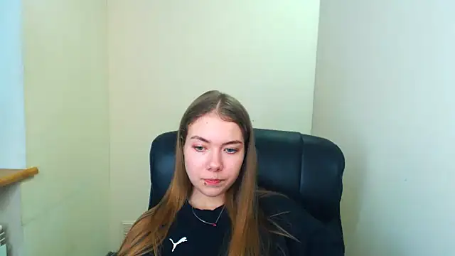 zoey deuttch online show from April 16, 2026, 12:50 pm