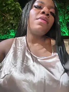 Snapshot of Idiris_big chatting on May 11, 2026, 12:38 am Idiris big online show from May 11, 2026, 12:38 am