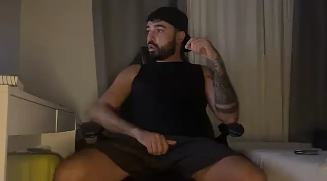 Snapshot of MiloCtc chatting on February 11, 2025, 2:25 am MiloCtc online show from February 11, 2025, 2:25 am