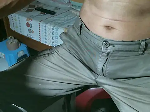 Snapshot of triangle0623 chatting on October 1, 2025, 10:21 am triangle0623 online show from October 1, 2025, 10:21 am