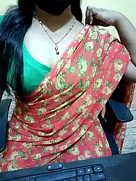 Snapshot of Nithya_05 chatting on September 12, 2025, 5:40 am Nithya 05 online show from September 12, 2025, 5:40 am