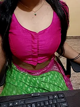 Snapshot of Nithya_05 chatting on September 25, 2025, 5:55 am Nithya 05 online show from September 25, 2025, 5:55 am