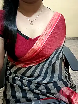 Snapshot of Nithya_05 chatting on September 26, 2025, 6:34 pm Nithya 05 online show from September 26, 2025, 6:34 pm