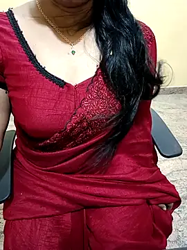 Snapshot of Nithya_05 chatting on September 29, 2025, 5:01 am Nithya 05 online show from September 29, 2025, 5:01 am