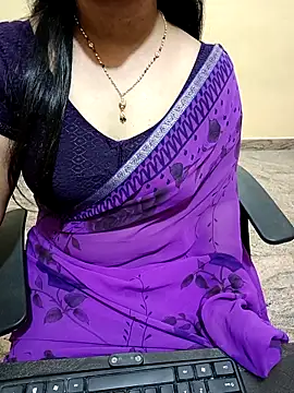 Snapshot of Nithya_05 chatting on October 29, 2025, 4:37 am Nithya 05 online show from October 29, 2025, 4:37 am