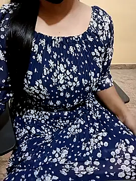 Snapshot of Nithya_05 chatting on November 3, 2025, 8:04 am Nithya 05 online show from November 3, 2025, 8:04 am