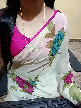 Snapshot of Nithya_05 chatting on November 4, 2025, 4:33 am Nithya 05 online show from November 4, 2025, 4:33 am