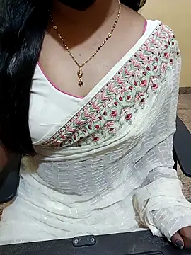 Snapshot of Nithya_05 chatting on November 9, 2025, 7:17 am Nithya 05 online show from November 9, 2025, 7:17 am