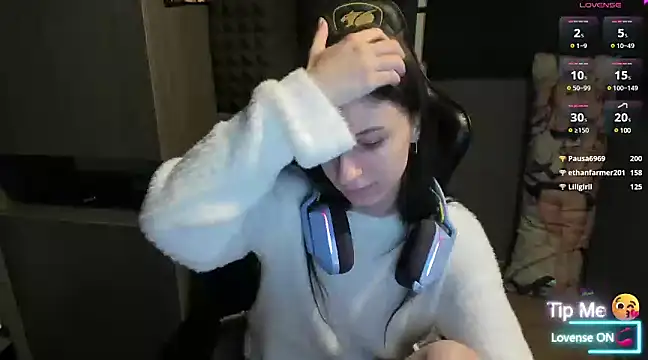 Snapshot of _Nika_Kik chatting on January 25, 2025, 1:43 am Nika Kik online show from January 25, 2025, 1:43 am