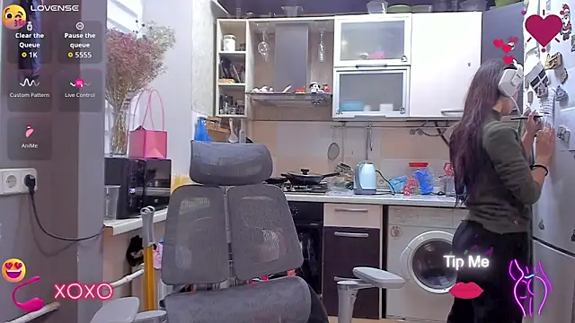 Snapshot of _Nika_Kik chatting on October 2, 2025, 4:58 pm Nika Kik online show from October 2, 2025, 4:58 pm