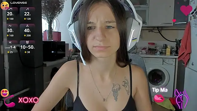 Snapshot of _Nika_Kik chatting on October 7, 2025, 12:02 pm Nika Kik online show from October 7, 2025, 12:02 pm