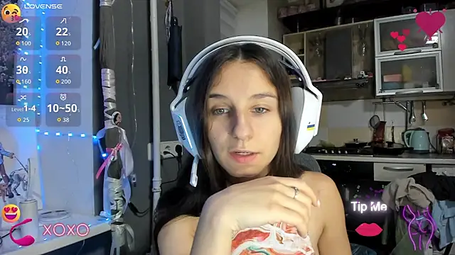 Snapshot of _Nika_Kik chatting on November 12, 2025, 5:24 pm Nika Kik online show from November 12, 2025, 5:24 pm