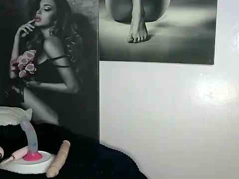 Petite lexii online show from December 15, 2025, 9:52 pm