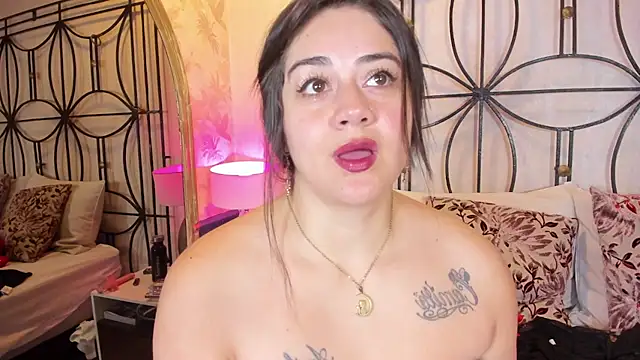 Snapshot of nahomi_sweett chatting on November 4, 2025, 10:58 am nahomi sweett online show from November 4, 2025, 10:58 am