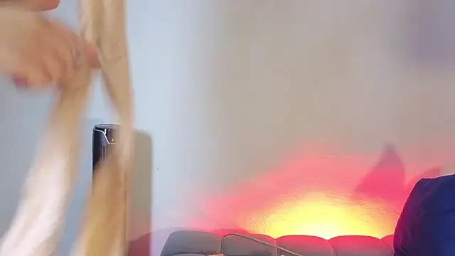 nahomi sweett online show from April 5, 2026, 11:18 am