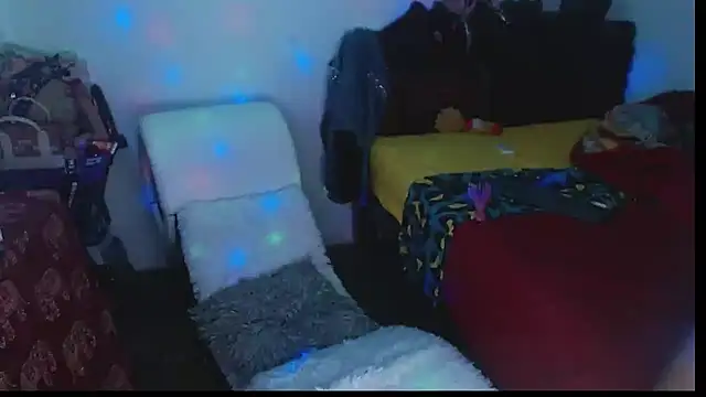 Candy-love87 online show from November 12, 2025, 4:07 pm