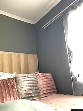 Nicole Liam  online show from November 8, 2025, 8:47 am