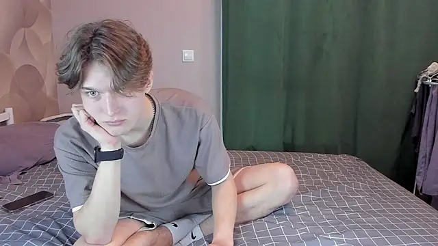 Snapshot of Ian_Flor chatting on June 3, 2026, 3:39 pm Ian Flor online show from June 3, 2026, 3:39 pm