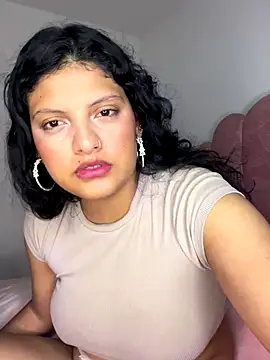 Snapshot of tati__22 chatting on November 26, 2025, 4:52 pm tati 22 online show from November 26, 2025, 4:52 pm