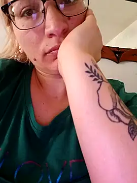 rusher27 online show from December 3, 2025, 4:16 pm