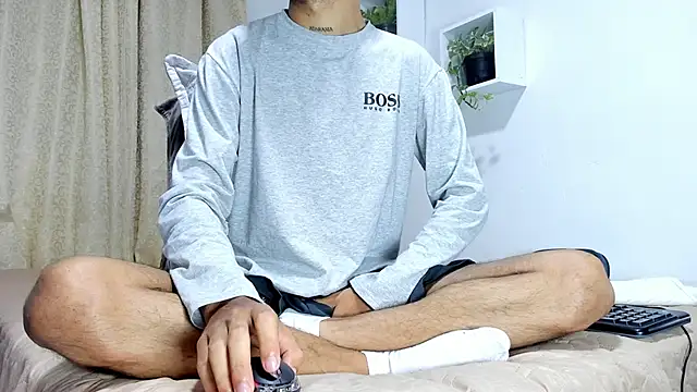 Aronxxs online show from March 3, 2025, 10:17 am