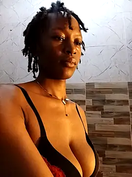 Snapshot of Ayrella02 chatting on October 19, 2025, 5:02 pm Ayrella02 online show from October 19, 2025, 5:02 pm