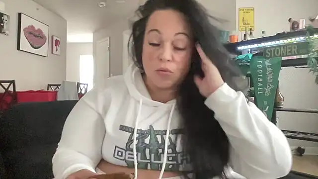 Snapshot of CarissmaDeLuca chatting on February 25, 2026, 8:29 pm CarissmaDeLuca online show from February 25, 2026, 8:29 pm