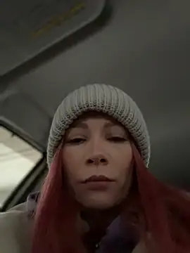 Snapshot of LavenderHot chatting on February 14, 2026, 2:41 am LavenderHot online show from February 14, 2026, 2:41 am