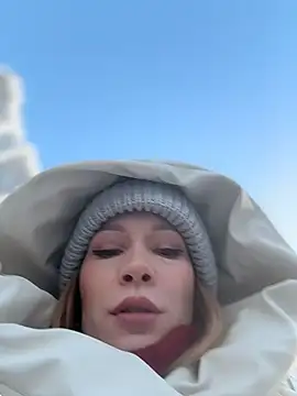 Snapshot of LavenderHot chatting on March 1, 2026, 2:13 am LavenderHot online show from March 1, 2026, 2:13 am