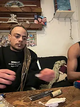 Snapshot of EnricoGio chatting on February 7, 2025, 7:59 pm EnricoGio online show from February 7, 2025, 7:59 pm